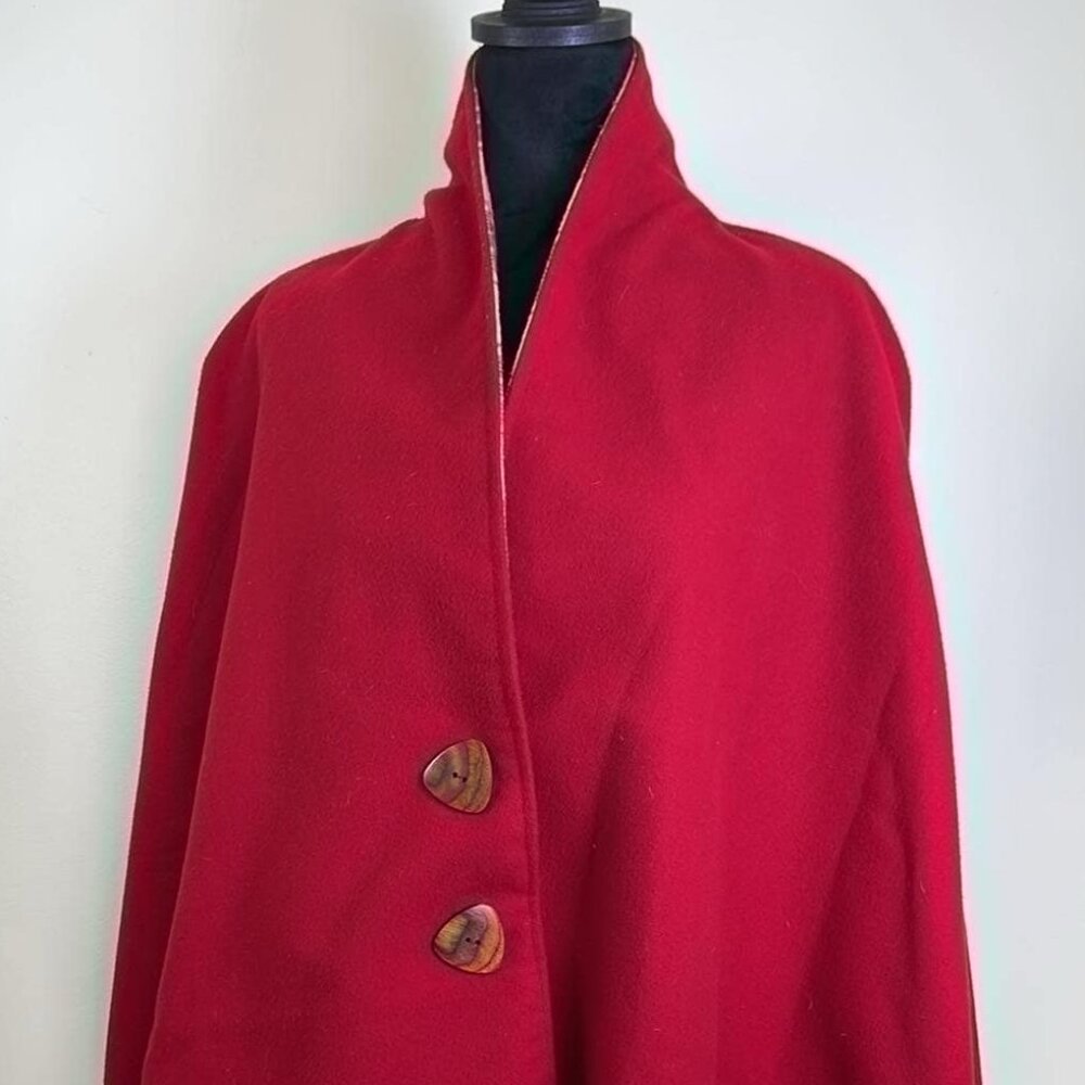 Vintage Red Wool Blend Cape Coat Plaid Lining Snap Closure Womans Cloak Style Po